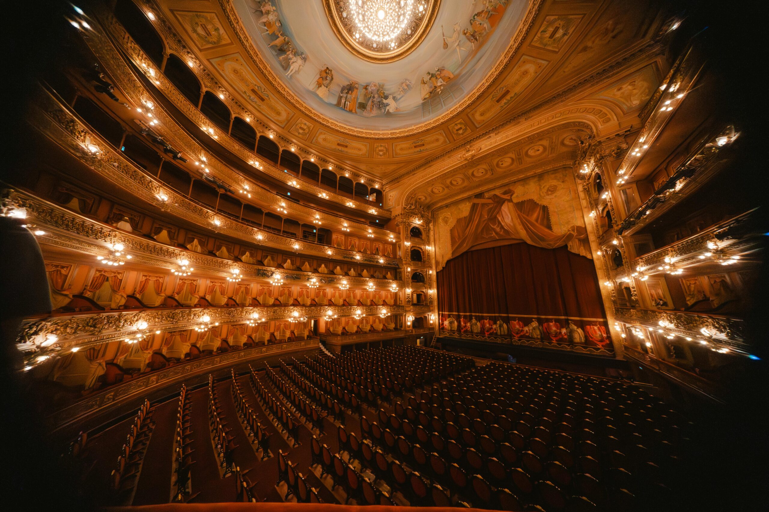 Horarios Stunning view of the ornate interior of Teatro Colón, Buenos Aires, Argentina.